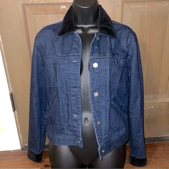 Liz Claiborne Jackets & Blazers - 3/$18 Liz Claiborne  Blue Denim Jacket with Velvet Black Collar/ Cuffs Size S